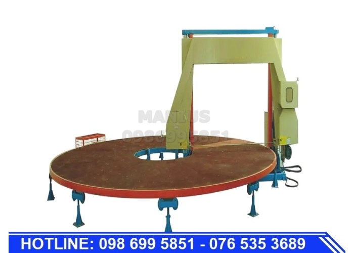 Máy cắt xốp dạng bàn xoay